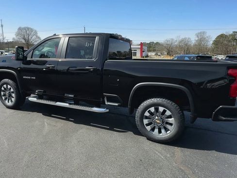 Used 2025 Chevrolet Silverado 2500 Custom w/ Custom Value Package AWD/4WD image 6