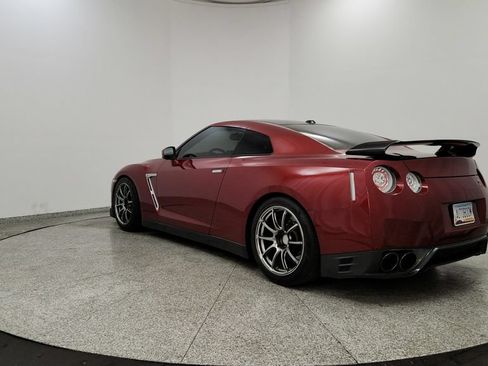 Used 2015 Nissan GT-R Premium AWD/4WD image 3