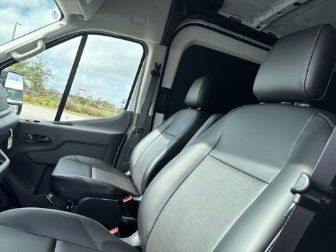 New 2026 Ford Transit 250 148 Medium Roof w/ Load Area Protection Package image 13