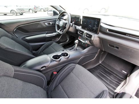 Certified 2024 Ford Mustang Coupe image 23