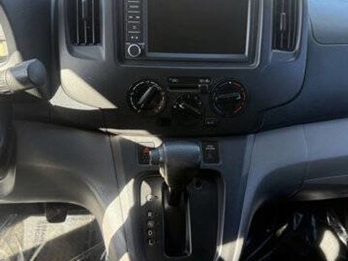 Used 2020 Nissan NV200 S FWD image 11