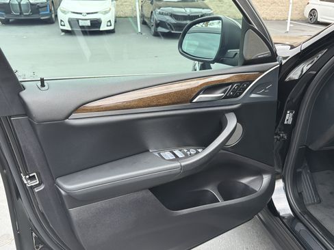 Certified 2023 BMW X4 xDrive30i w/ Premium Package image 16