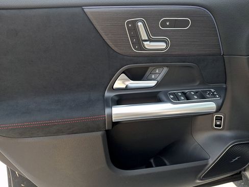 New 2026 Mercedes-Benz GLA 35 AMG 4MATIC image 8