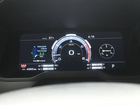 Used 2023 Toyota Tundra Platinum AWD/4WD image 13