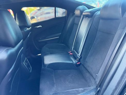 Used 2017 Dodge Charger R/T Scat Pack w/ Dynamics Package RWD image 18