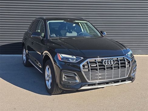 Used 2022 Audi Q5 2.0T Premium w/ Convenience Package image 9