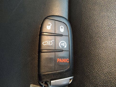 Used 2021 Jeep Grand Cherokee Limited AWD/4WD image 32