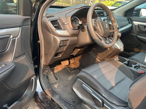Used 2017 Honda CR-V LX image 7