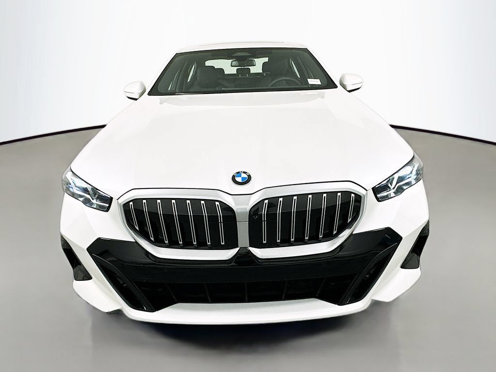 Used 2026 BMW 530i w/ M Sport Package RWD image 2