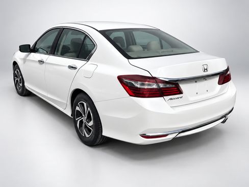 Used 2016 Honda Accord LX image 16