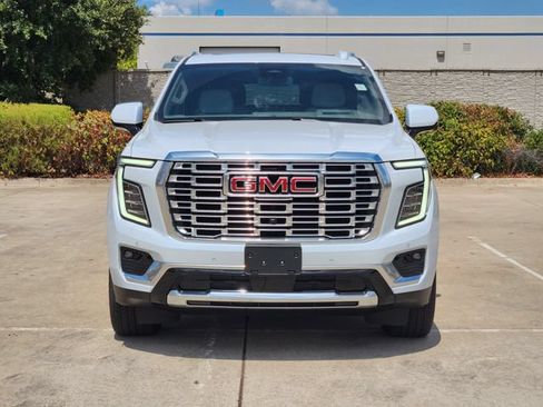 Used 2026 GMC Yukon Denali w/ Sun & Power Step Package AWD/4WD image 2