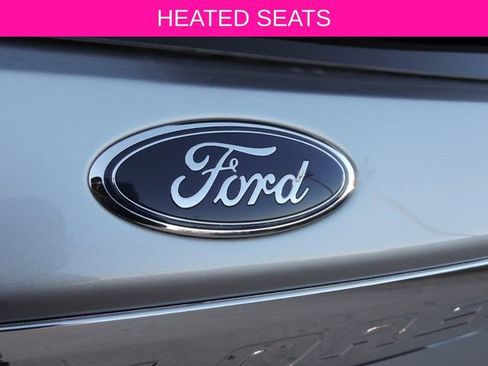 Used 2021 Ford Explorer XLT w/ Equipment Group 202A image 11