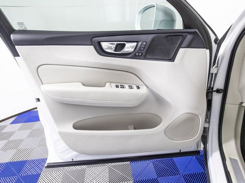 Used 2023 Volvo XC60 B5 Ultimate w/ Climate Package image 13