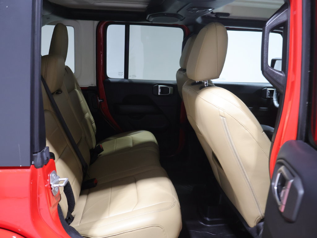 Used 2018 Jeep Wrangler Unlimited Sahara AWD/4WD image 19