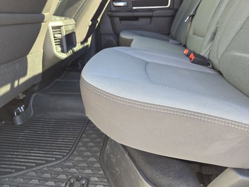 Used 2024 RAM 2500 Big Horn w/ Heated Seats & Wheel Group image 32