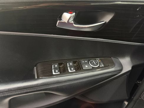Used 2019 Kia Sorento FWD image 11