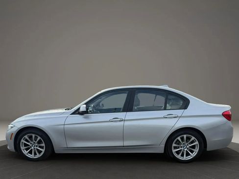 Used 2018 BMW 320i xDrive Sedan w/ Convenience Package image 8