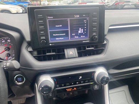 Used 2022 Toyota RAV4 XLE AWD/4WD image 8