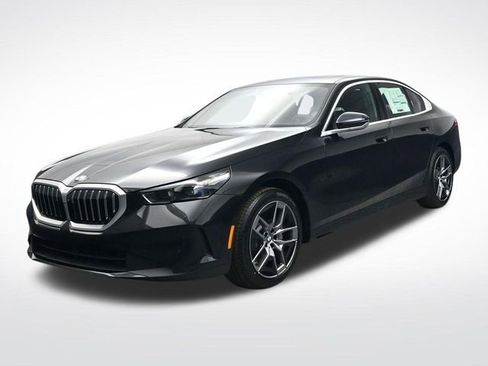 New 2026 BMW 530i xDrive w/ Premium Package AWD/4WD image 9