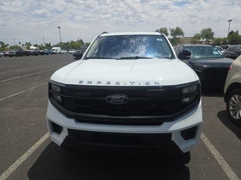 Used 2025 Ford Expedition Active AWD/4WD image 7