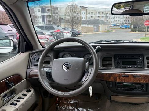 Used 2009 Mercury Grand Marquis LS image 19