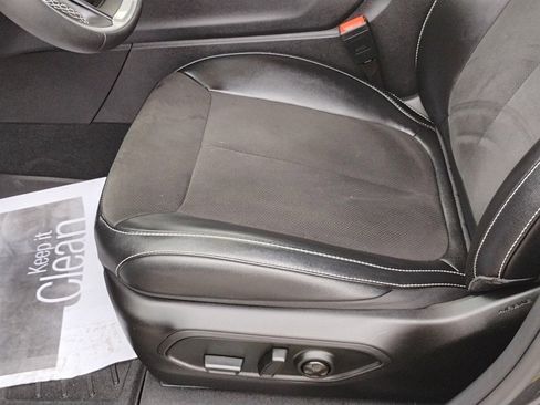 Used 2023 Jeep Grand Cherokee Altitude image 9