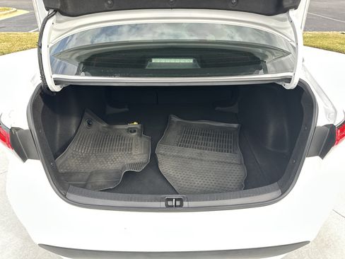 Used 2022 Toyota Corolla LE image 31