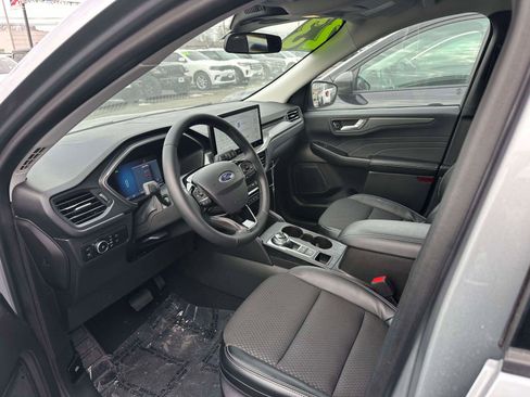 Used 2023 Ford Escape SE image 14
