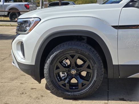 New 2026 Volkswagen Atlas Peak Edition image 5