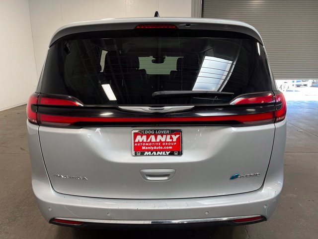 Used 2024 Chrysler Pacifica Limited FWD image 4