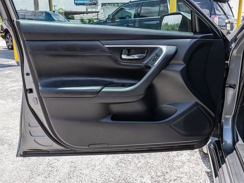 Used 2015 Nissan Altima 2.5 S w/ Sport Value Package FWD image 10