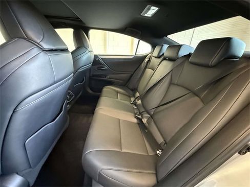 Certified 2022 Lexus ES 350 F Sport image 19