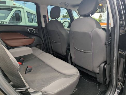 Used 2014 FIAT 500L Trekking w/ Popular Equipment Group FWD image 18