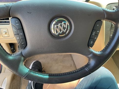 Used 2011 Buick Lucerne CXL FWD image 15