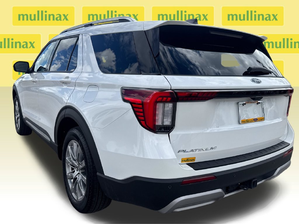 Used 2026 Ford Explorer Platinum RWD image 9