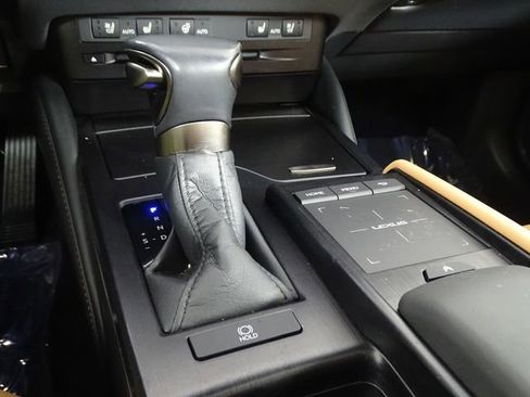 Used 2022 Lexus ES 350 w/ Premium Package image 37