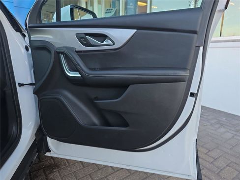 Used 2024 Chevrolet Blazer LT FWD image 29