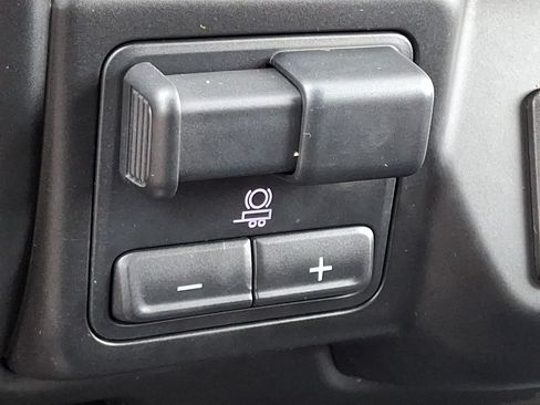Used 2020 GMC Sierra 2500 AT4 w/ AT4 Premium Package AWD/4WD image 25