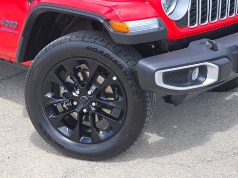 Certified 2025 Jeep Wrangler Unlimited Sahara w/ Safety Group AWD/4WD image 3
