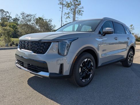 New 2026 Kia Sorento S FWD image 9