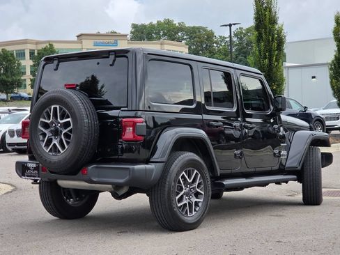 Used 2024 Jeep Wrangler Unlimited Sahara w/ Technology Group AWD/4WD image 29