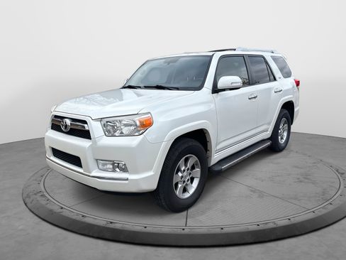 Used 2013 Toyota 4Runner SR5 image 3