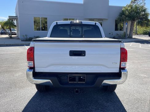 Used 2017 Toyota Tacoma SR5 image 6