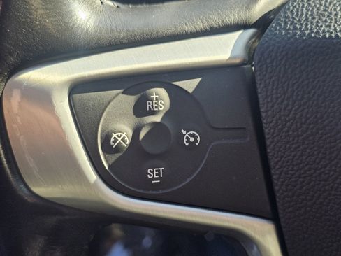 Used 2019 GMC Acadia SLT image 30