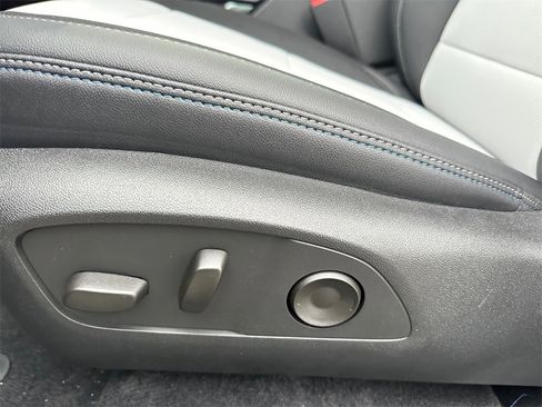 New 2026 Chevrolet Equinox EV LT image 10