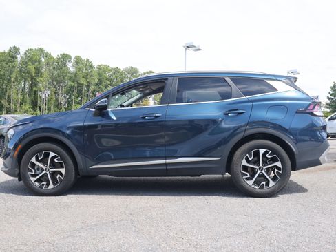 Used 2023 Kia Sportage EX AWD/4WD image 2