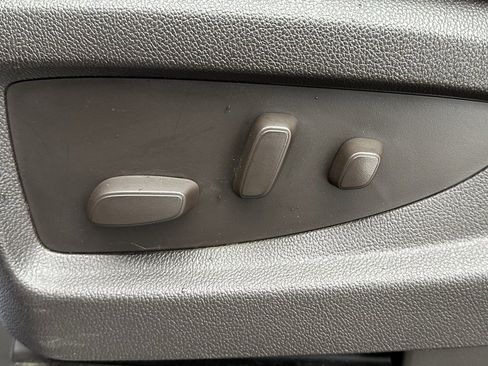 Used 2017 Chevrolet Suburban Premier image 23