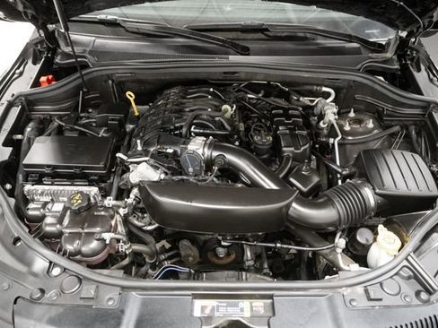 Used 2024 Dodge Durango SXT AWD/4WD image 3