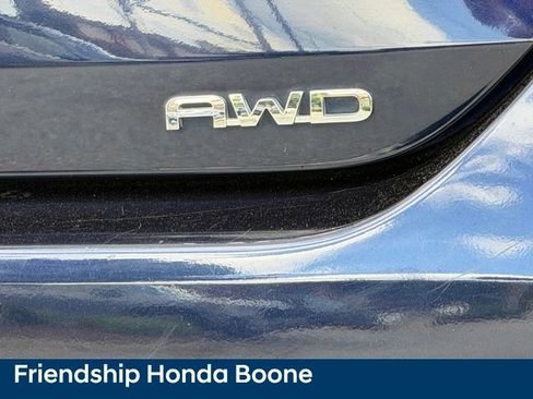 Used 2023 Toyota Highlander L AWD/4WD image 13