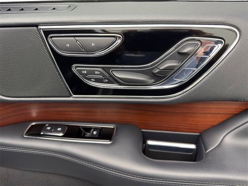 Used 2023 Lincoln Navigator Reserve image 50